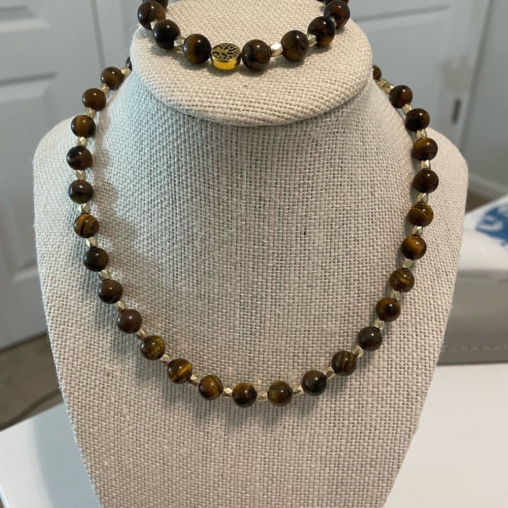 Tiger Eye Necklace and bracelet set.